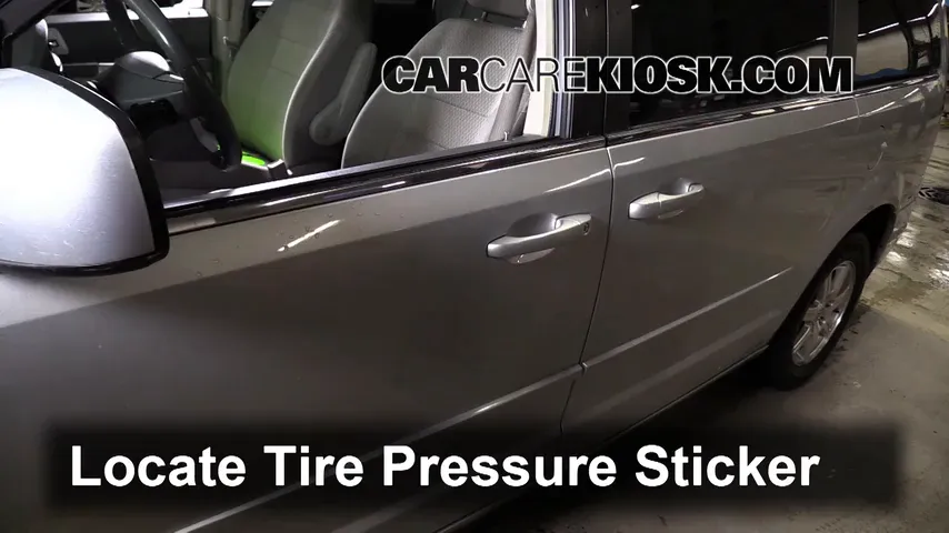 2008 Chrysler Town and Country Touring 3.8L V6 Tires & Wheels Check Tire Pressure